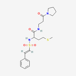 molecular formula C20H29N3O4S2 B2426123 4-Methylsulfanyl-N-(3-oxo-3-pyrrolidin-1-ylpropyl)-2-[[(E)-2-phenylethenyl]sulfonylamino]butanamide CAS No. 1214869-37-0