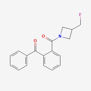 molecular formula C18H16FNO2 B2426693 (2-苯甲酰苯基)(3-(氟甲基)氮杂环丁烷-1-基)甲苯酮 CAS No. 2034306-49-3