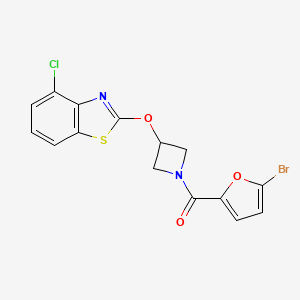 molecular formula C15H10BrClN2O3S B2427001 (5-溴呋喃-2-基)(3-((4-氯苯并[d]噻唑-2-基)氧代)氮杂环丁-1-基)甲苯酮 CAS No. 1396874-23-9