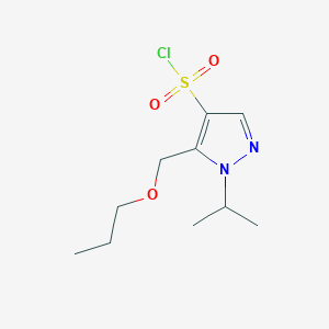 molecular formula C10H17ClN2O3S B2427323 1-isopropyl-5-(propoxymethyl)-1H-pyrazole-4-sulfonyl chloride CAS No. 1856045-80-1