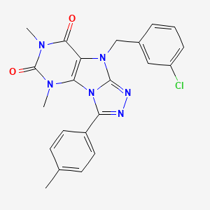 molecular formula C22H19ClN6O2 B2427391 5-[(3-Clorofenil)metil]-1,3-dimetil-8-(4-metilfenil)purino[8,9-c][1,2,4]triazol-2,4-diona CAS No. 921787-50-0