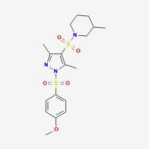 molecular formula C18H25N3O5S2 B2427430 1-((1-((4-甲氧基苯基)磺酰)-3,5-二甲基-1H-吡唑-4-基)磺酰)-3-甲基哌啶 CAS No. 956251-33-5