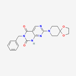 molecular formula C20H21N5O4 B2427542 3-苄基-7-(1,4-二氧杂-8-氮杂螺[4.5]癸-8-基)嘧啶并[4,5-d]嘧啶-2,4(1H,3H)-二酮 CAS No. 1396686-73-9