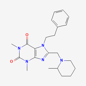 molecular formula C22H29N5O2 B2427724 1,3-dimethyl-8-[(2-methylpiperidin-1-yl)methyl]-7-(2-phenylethyl)-3,7-dihydro-1H-purine-2,6-dione CAS No. 838865-50-2