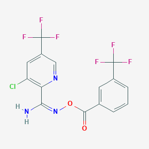 molecular formula C15H8ClF6N3O2 B2429178 N'-{[3-(trifluorometil)benzoil]oxi}-3-cloro-5-(trifluorometil)-2-piridinocarboximida CAS No. 338791-58-5