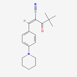 (2Z)-4,4-dimethyl-3-oxo-2-{[4-(piperidin-1-yl)phenyl]methylidene}pentanenitrile