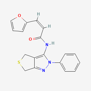 molecular formula C18H15N3O2S B2430800 (Z)-3-(furan-2-yl)-N-(2-phenyl-4,6-dihydro-2H-thieno[3,4-c]pyrazol-3-yl)acrylamide CAS No. 681268-51-9