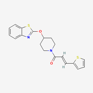 (E)-1-(4-(benzo[d]thiazol-2-yloxy)piperidin-1-yl)-3-(thiophen-2-yl)prop-2-en-1-one