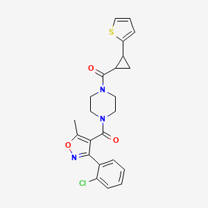 (3-(2-Chlorophenyl)-5-methylisoxazol-4-yl)(4-(2-(thiophen-2-yl)cyclopropanecarbonyl)piperazin-1-yl)methanone