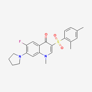 molecular formula C22H23FN2O3S B2432407 3-((2,4-dimethylphenyl)sulfonyl)-6-fluoro-1-methyl-7-(pyrrolidin-1-yl)quinolin-4(1H)-one CAS No. 892777-76-3