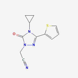 molecular formula C11H10N4OS B2433320 2-(4-cyclopropyl-5-oxo-3-(thiophen-2-yl)-4,5-dihydro-1H-1,2,4-triazol-1-yl)acetonitrile CAS No. 1428379-70-7