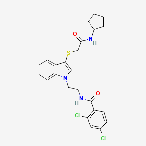 molecular formula C24H25Cl2N3O2S B2433471 2,4-ジクロロ-N-(2-(3-((2-(シクロペンチルアミノ)-2-オキソエチル)チオ)-1H-インドール-1-イル)エチル)ベンザミド CAS No. 862826-02-6