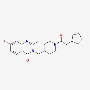 molecular formula C22H28FN3O2 B2435069 3-[[1-(2-Cyclopentylacetyl)piperidin-4-yl]methyl]-7-fluoro-2-methylquinazolin-4-one CAS No. 2415490-76-3