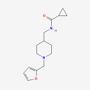 molecular formula C15H22N2O2 B2435308 N-((1-(呋喃-2-基甲基)哌啶-4-基)甲基)环丙烷甲酰胺 CAS No. 954078-51-4