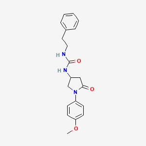 molecular formula C20H23N3O3 B2435625 1-(1-(4-Metoxifenil)-5-oxopirrolidin-3-il)-3-feniletilurea CAS No. 894028-56-9