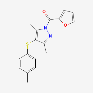 molecular formula C17H16N2O2S B2436291 (3,5-diméthyl-4-(p-tolylthio)-1H-pyrazol-1-yl)(furan-2-yl)méthanone CAS No. 308294-36-2