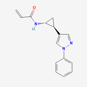 molecular formula C15H15N3O B2436672 N-[(1R,2S)-2-(1-Phenylpyrazol-4-yl)cyclopropyl]prop-2-enamide CAS No. 2411179-64-9