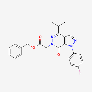 molecular formula C23H21FN4O3 B2437664 benzyl 2-(1-(4-fluorophenyl)-4-isopropyl-7-oxo-1H-pyrazolo[3,4-d]pyridazin-6(7H)-yl)acetate CAS No. 946332-33-8