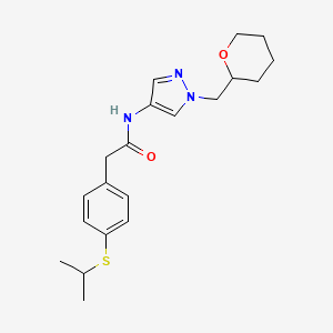 molecular formula C20H27N3O2S B2438073 2-(4-(异丙硫基)苯基)-N-(1-((四氢-2H-吡喃-2-基)甲基)-1H-吡唑-4-基)乙酰胺 CAS No. 2034373-44-7