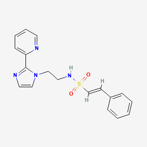 molecular formula C18H18N4O2S B2438219 (E)-2-苯基-N-(2-(2-(吡啶-2-基)-1H-咪唑-1-基)乙基)乙烯磺酰胺 CAS No. 2035018-16-5