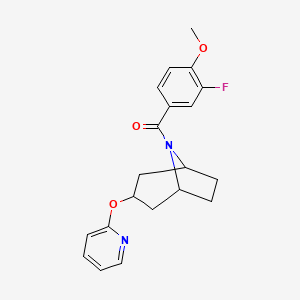 molecular formula C20H21FN2O3 B2438918 (3-fluoro-4-methoxyphenyl)((1R,3s,5S)-3-(pyridin-2-yloxy)-8-azabicyclo[3.2.1]octan-8-yl)methanone CAS No. 2109277-97-4