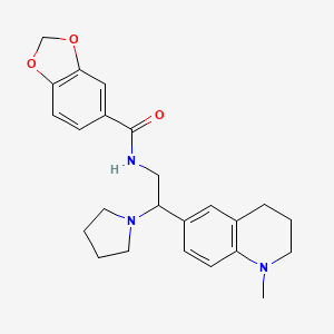 B2439742 N-(2-(1-methyl-1,2,3,4-tetrahydroquinolin-6-yl)-2-(pyrrolidin-1-yl)ethyl)benzo[d][1,3]dioxole-5-carboxamide CAS No. 922113-03-9