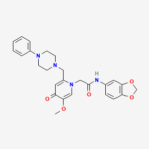molecular formula C26H28N4O5 B2439957 N-(苯并[d][1,3]二氧杂环-5-基)-2-(5-甲氧基-4-氧代-2-((4-苯基哌嗪-1-基)甲基)吡啶-1(4H)-基)乙酰胺 CAS No. 921481-34-7