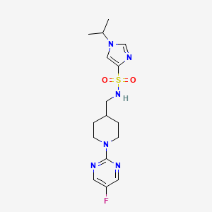 molecular formula C16H23FN6O2S B2440202 N-((1-(5-fluoropyrimidin-2-yl)piperidin-4-yl)methyl)-1-isopropyl-1H-imidazole-4-sulfonamide CAS No. 2034258-75-6