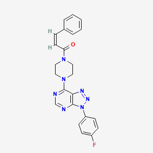 (Z)-1-(4-(3-(4-fluorophenyl)-3H-[1,2,3]triazolo[4,5-d]pyrimidin-7-yl)piperazin-1-yl)-3-phenylprop-2-en-1-one