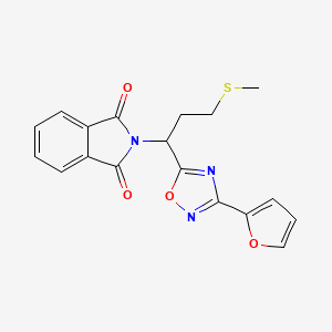 molecular formula C18H15N3O4S B2440968 2-(1-(3-(呋喃-2-基)-1,2,4-恶二唑-5-基)-3-(甲硫基)丙基)异吲哚啉-1,3-二酮 CAS No. 1809499-92-0