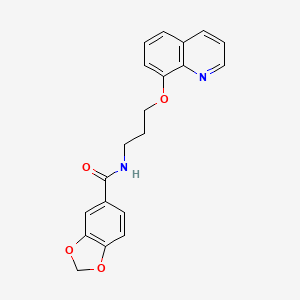 molecular formula C20H18N2O4 B2441028 8-喹啉氧基丙基)苯并[d][1,3]二氧戊环-5-甲酰胺 CAS No. 1206997-26-3