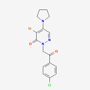 molecular formula C16H15BrClN3O2 B2441108 4-溴-2-[2-(4-氯苯基)-2-氧代乙基]-5-(1-吡咯烷基)-3(2H)-哒嗪酮 CAS No. 303987-85-1