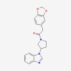 molecular formula C20H19N3O3 B2441290 1-(3-(1H-benzo[d]imidazol-1-yl)pyrrolidin-1-yl)-2-(benzo[d][1,3]dioxol-5-yl)ethanone CAS No. 2034289-94-4