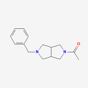 molecular formula C15H20N2O B2441577 1-(5-benzylhexahydropyrrolo[3,4-c]pyrrol-2(1H)-yl)ethanone CAS No. 2034454-30-1