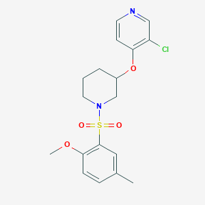 molecular formula C18H21ClN2O4S B2441752 3-Chloro-4-((1-((2-méthoxy-5-méthylphényl)sulfonyl)pipéridin-3-yl)oxy)pyridine CAS No. 2034277-97-7