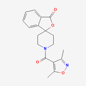 molecular formula C18H18N2O4 B2441801 1'-(3,5-二甲基异噁唑-4-甲酰基)-3H-螺[异苯并呋喃-1,4'-哌啶]-3-酮 CAS No. 1705055-89-5