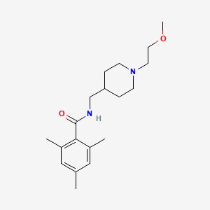 molecular formula C19H30N2O2 B2441946 N-((1-(2-methoxyethyl)piperidin-4-yl)methyl)-2,4,6-trimethylbenzamide CAS No. 954077-76-0