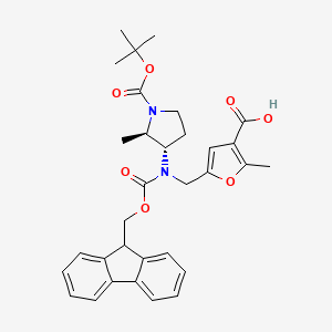 5-[[9H-Fluoren-9-ylmethoxycarbonyl-[(2R,3S)-2-methyl-1-[(2-methylpropan-2-yl)oxycarbonyl]pyrrolidin-3-yl]amino]methyl]-2-methylfuran-3-carboxylic acid
