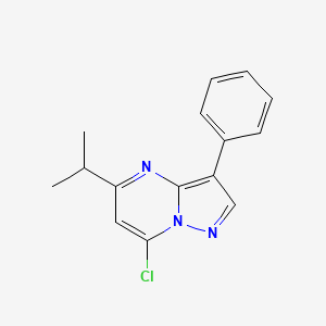 molecular formula C15H14ClN3 B2442299 7-Chloro-3-phenyl-5-propan-2-ylpyrazolo[1,5-a]pyrimidine CAS No. 900265-62-5