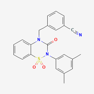 molecular formula C23H19N3O3S B2443553 3-((2-(3,5-dimethylphenyl)-1,1-dioxido-3-oxo-2H-benzo[e][1,2,4]thiadiazin-4(3H)-yl)methyl)benzonitrile CAS No. 899725-61-2