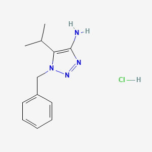 molecular formula C12H17ClN4 B2444298 1-苄基-5-丙-2-基三唑-4-胺；盐酸盐 CAS No. 2408972-26-7