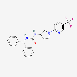 molecular formula C24H23F3N4O B2444905 1-苯并氢基-3-(1-(5-(三氟甲基)吡啶-2-基)吡咯烷-3-基)脲 CAS No. 1797860-37-7