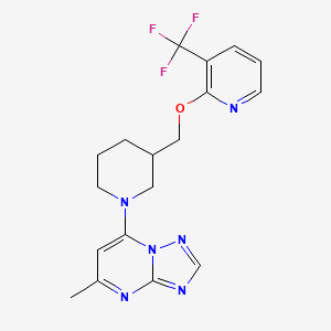 molecular formula C18H19F3N6O B2447674 5-Methyl-7-[3-[[3-(trifluoromethyl)pyridin-2-yl]oxymethyl]piperidin-1-yl]-[1,2,4]triazolo[1,5-a]pyrimidine CAS No. 2379970-56-4