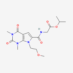 molecular formula C17H24N4O6 B2447741 异丙基 2-(7-(2-甲氧基乙基)-1,3-二甲基-2,4-二氧代-2,3,4,7-四氢-1H-吡咯并[2,3-d]嘧啶-6-甲酰胺)乙酸酯 CAS No. 1021023-14-2