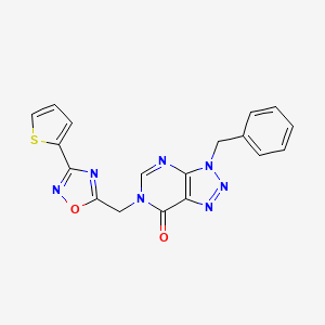 molecular formula C18H13N7O2S B2448212 3-benzyl-6-((3-(thiophen-2-yl)-1,2,4-oxadiazol-5-yl)methyl)-3H-[1,2,3]triazolo[4,5-d]pyrimidin-7(6H)-one CAS No. 1207013-94-2