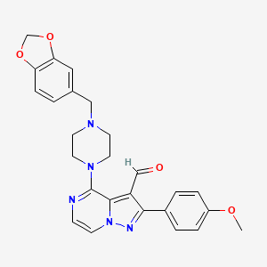 molecular formula C26H25N5O4 B2448344 4-[4-(1,3-苯并二氧杂环戊烯-5-基甲基)哌嗪-1-基]-2-(4-甲氧苯基)吡唑并[1,5-a]嘧啶-3-甲醛 CAS No. 1019153-99-1
