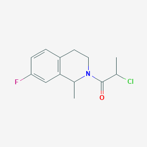 molecular formula C13H15ClFNO B2448415 2-Chloro-1-(7-fluoro-1-methyl-3,4-dihydro-1H-isoquinolin-2-yl)propan-1-one CAS No. 2411279-45-1
