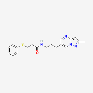 molecular formula C19H22N4OS B2448694 N-(3-(2-甲基吡唑并[1,5-a]嘧啶-6-基)丙基)-3-(苯硫基)丙酰胺 CAS No. 1797019-53-4