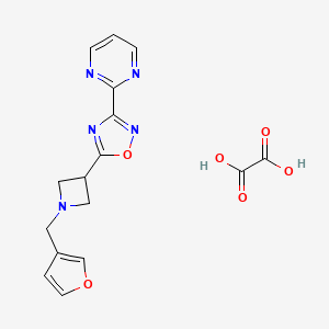molecular formula C16H15N5O6 B2452004 5-(1-(呋喃-3-基甲基)氮杂环丁-3-基)-3-(嘧啶-2-基)-1,2,4-恶二唑草酸盐 CAS No. 1396783-02-0