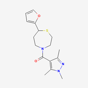 molecular formula C16H21N3O2S B2452141 (7-(furan-2-yl)-1,4-thiazepan-4-yl)(1,3,5-trimethyl-1H-pyrazol-4-yl)methanone CAS No. 1705439-04-8